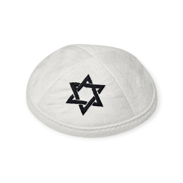 כיפה קטיפה לבנה ילדים עם רקמת מגן דוד בשחור 14 ס"מ