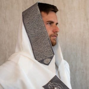 טליתות לייזר עם עטרה ופינות צבע אפור בטון