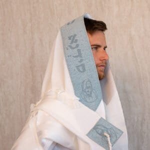 טליתות לייזר עם עטרה ופינות צבע תכלת